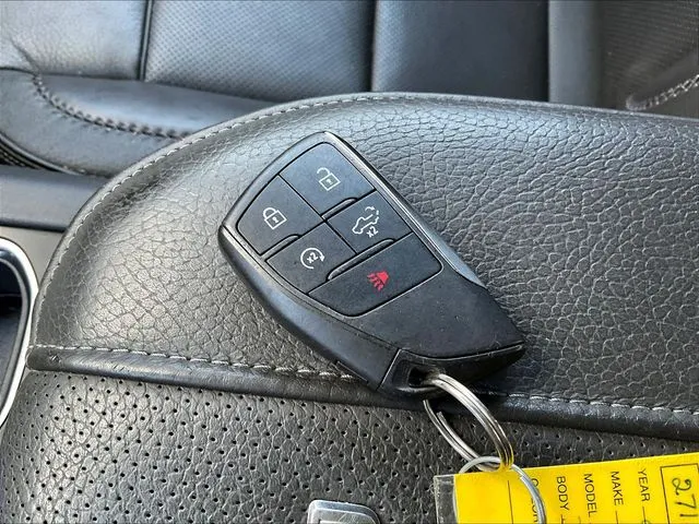 GMC Sierra 3500 HD photo 37