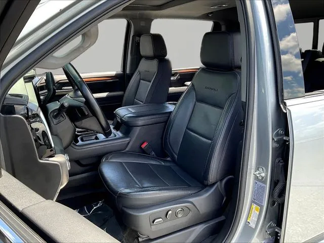 GMC Sierra 3500 HD photo 23