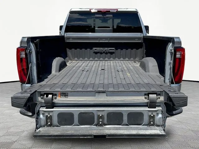 GMC Sierra 3500 HD photo 9