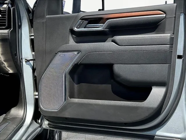 GMC Sierra 3500 HD photo 30