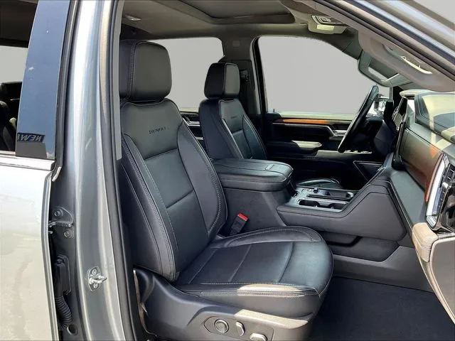 GMC Sierra 3500 HD photo 31