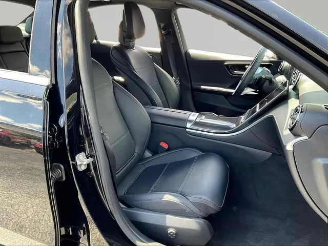 Mercedes-Benz C-Class photo 29