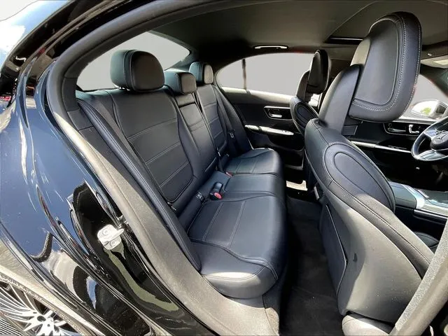 Mercedes-Benz C-Class photo 25