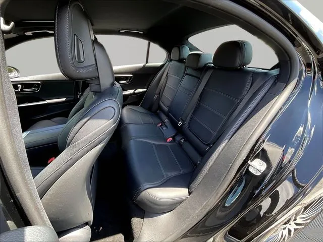 Mercedes-Benz C-Class photo 22