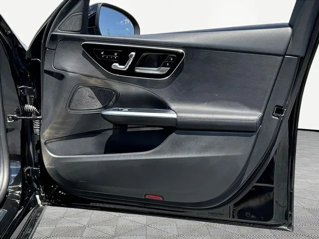 Mercedes-Benz C-Class photo 28