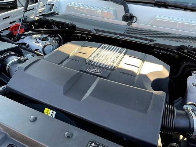 Land Rover Defender 110 photo 33