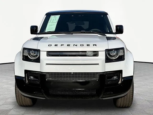 Land Rover Defender 110 photo 2