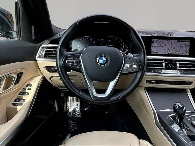 BMW 3 Series photo 10