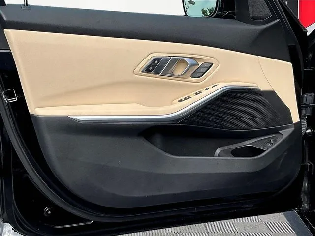 BMW 3 Series photo 22