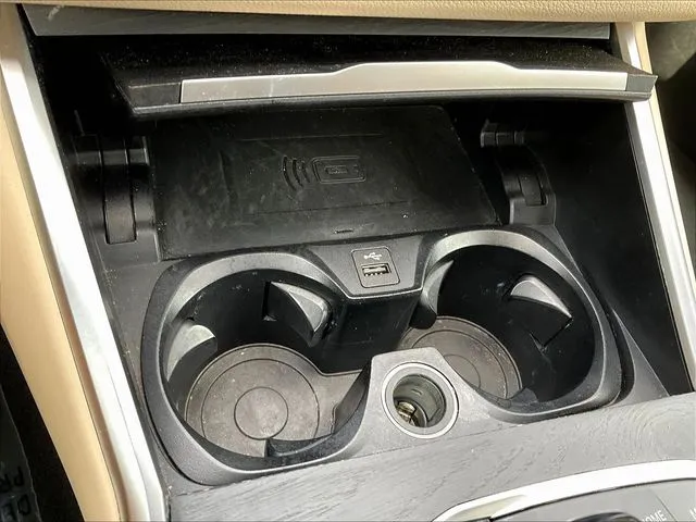 BMW 3 Series photo 17