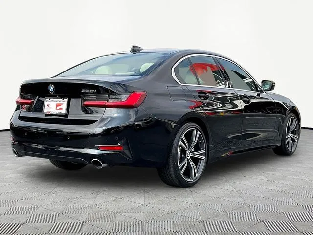 BMW 3 Series photo 7