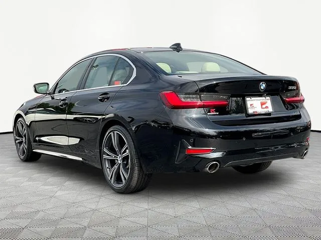 BMW 3 Series photo 5