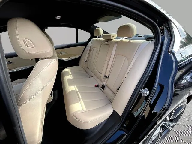 BMW 3 Series photo 24