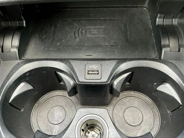 BMW 3 Series photo 18
