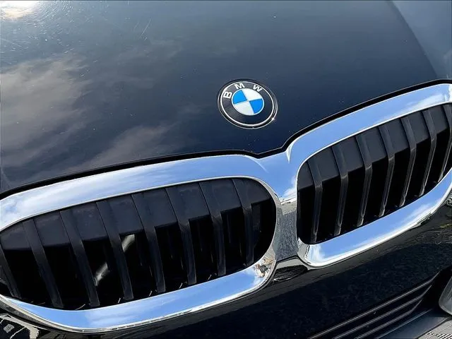 BMW 3 Series photo 35
