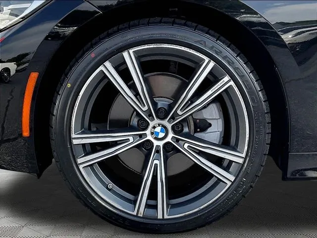 BMW 3 Series photo 36