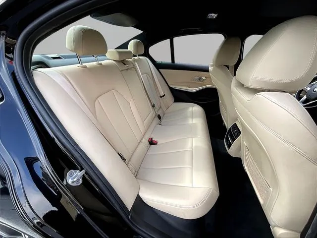 BMW 3 Series photo 27