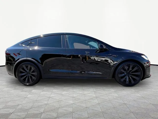 Tesla Model X photo 8