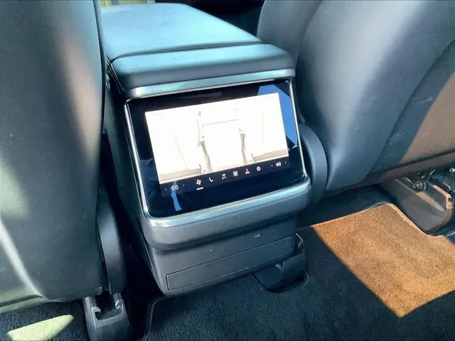 Tesla Model X photo 12