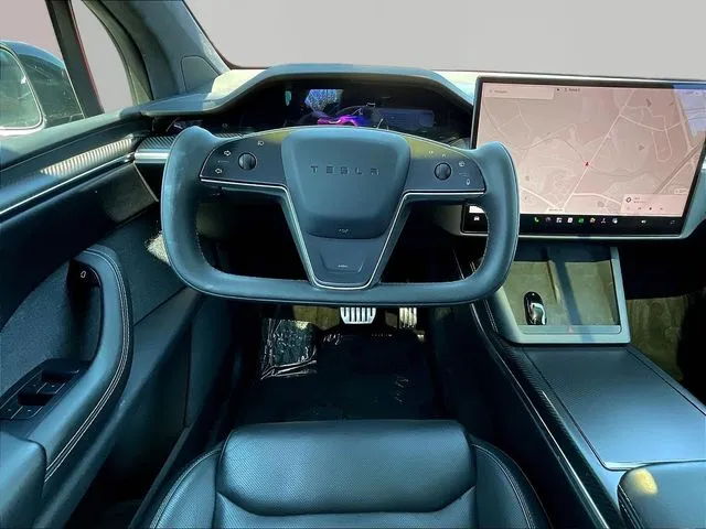 Tesla Model X photo 10