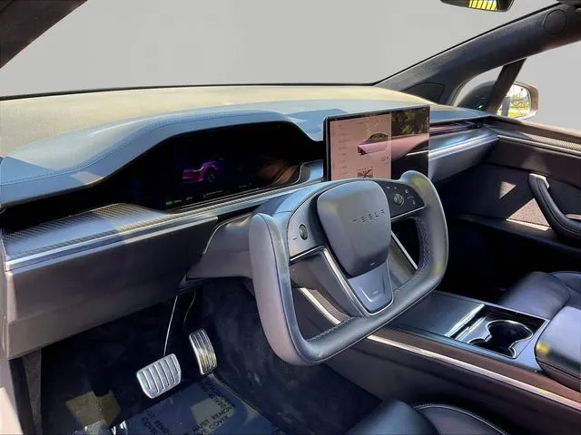 Tesla Model X photo 18