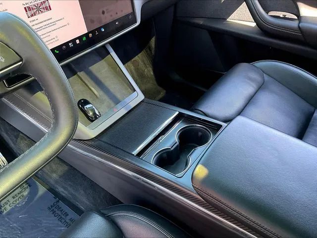 Tesla Model X photo 19