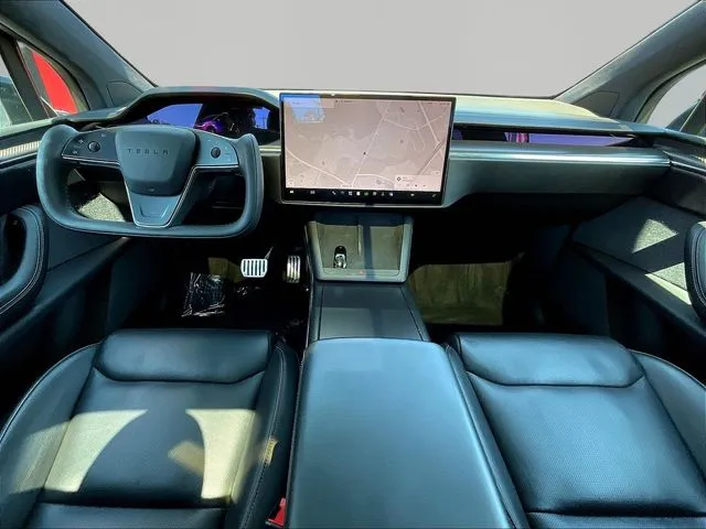 Tesla Model X photo 9