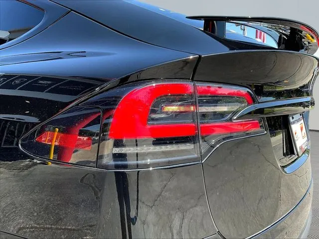 Tesla Model X photo 24