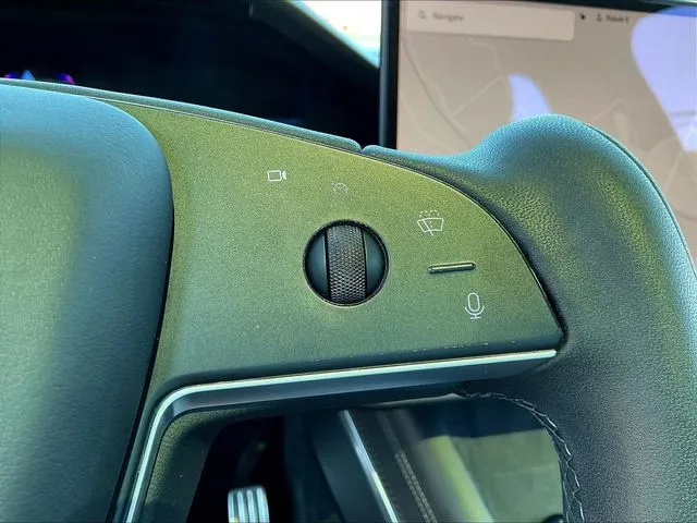 Tesla Model X photo 14
