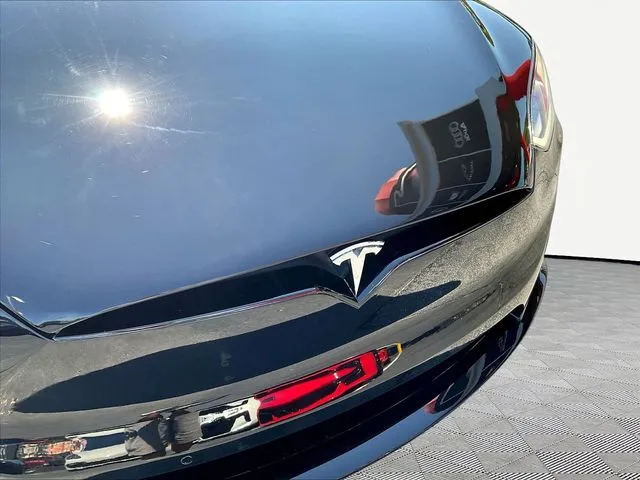 Tesla Model X photo 33