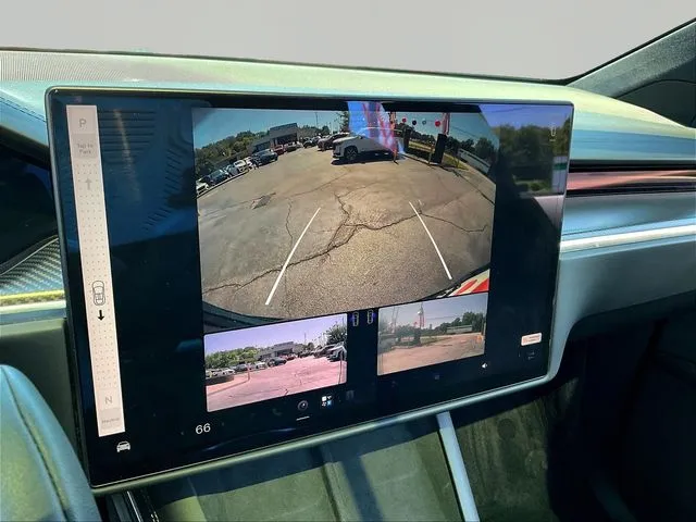 Tesla Model X photo 16