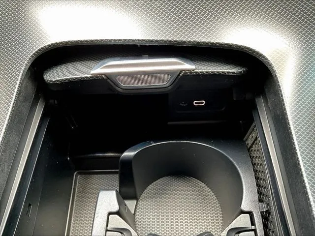 Mercedes-Benz C-Class photo 17
