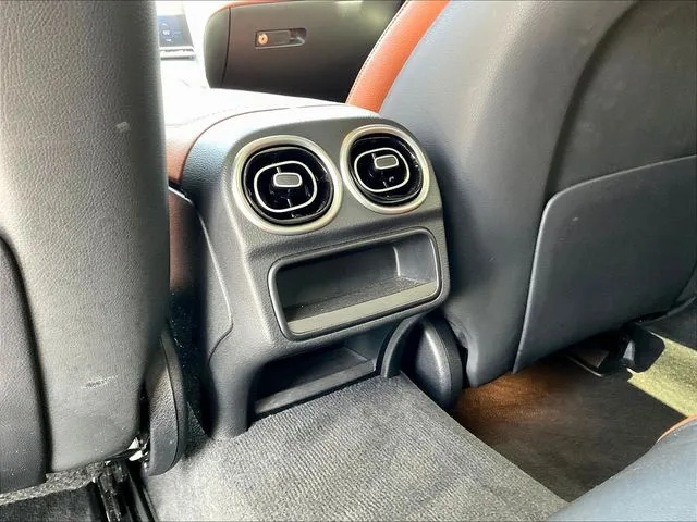 Mercedes-Benz C-Class photo 12