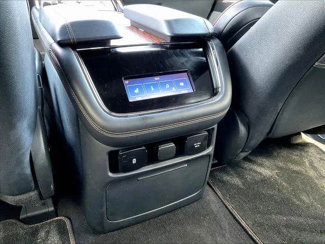 Lincoln Navigator L photo 12