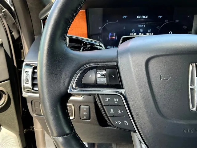 Lincoln Navigator L photo 13