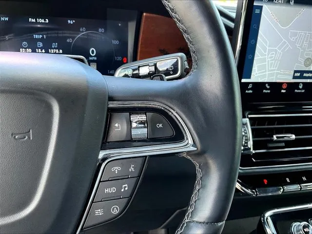 Lincoln Navigator L photo 14
