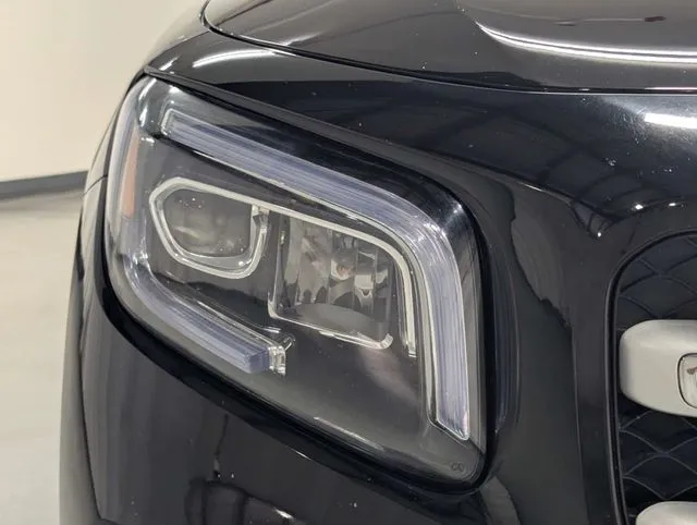 Mercedes-Benz GLB photo 28