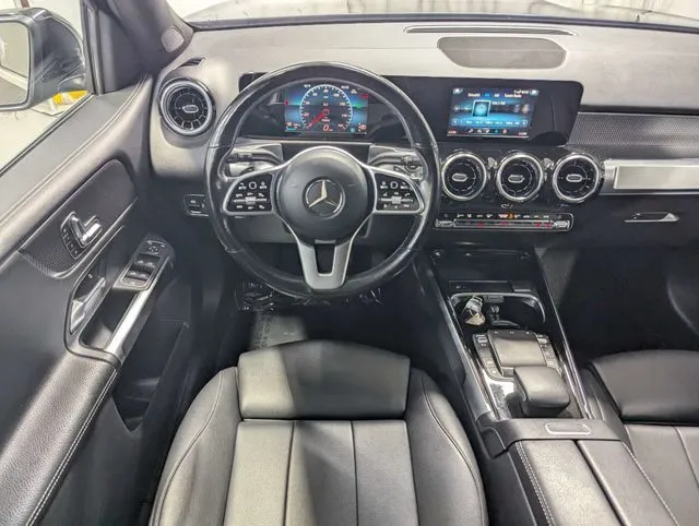 Mercedes-Benz GLB photo 7