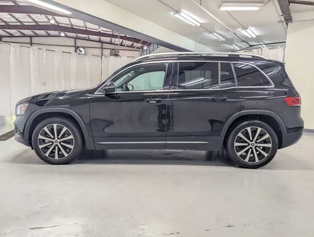 Mercedes-Benz GLB photo 23