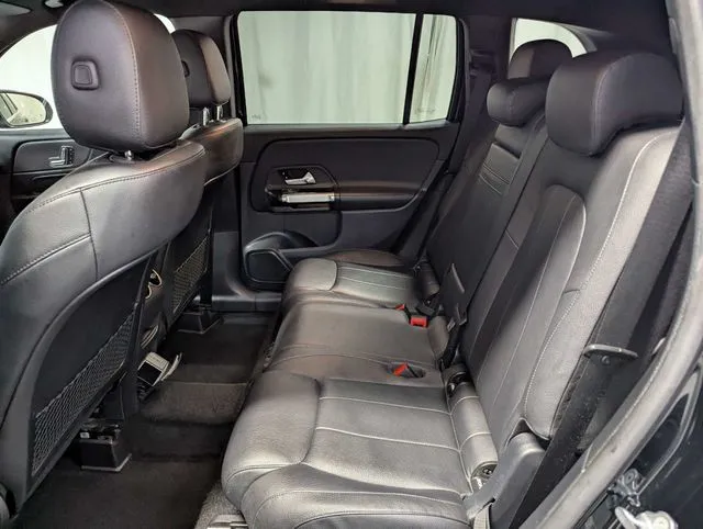 Mercedes-Benz GLB photo 9