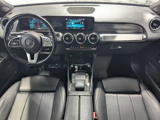 Mercedes-Benz GLB photo 6