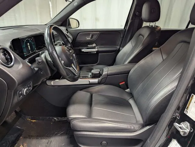 Mercedes-Benz GLB photo 10
