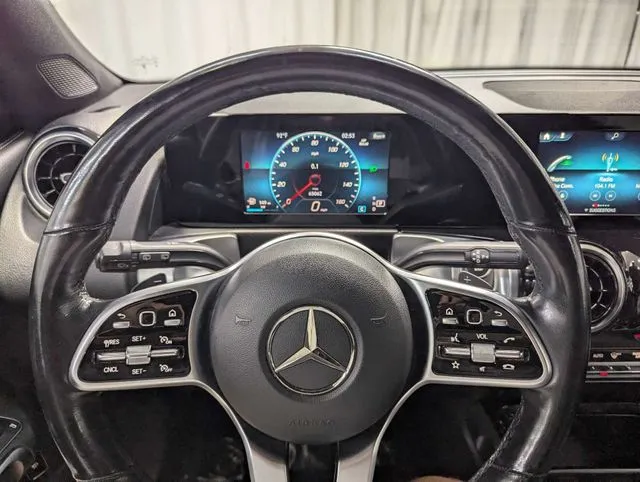 Mercedes-Benz GLB photo 20