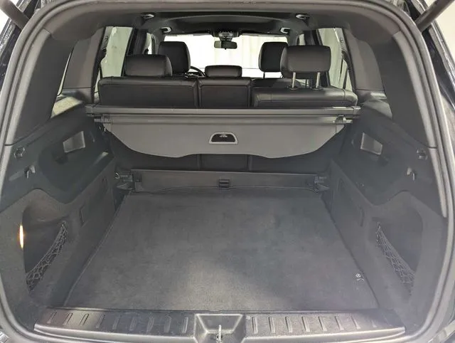 Mercedes-Benz GLB photo 26