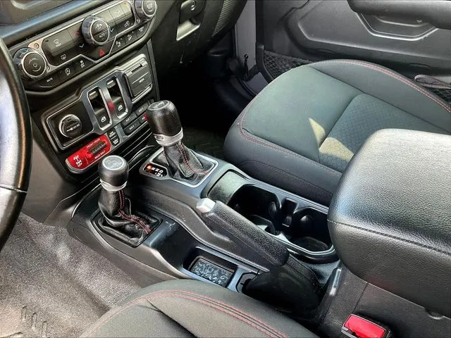Jeep Wrangler photo 19