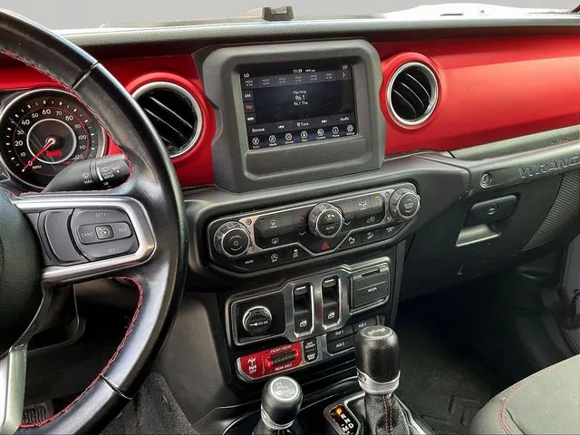 Jeep Wrangler photo 11
