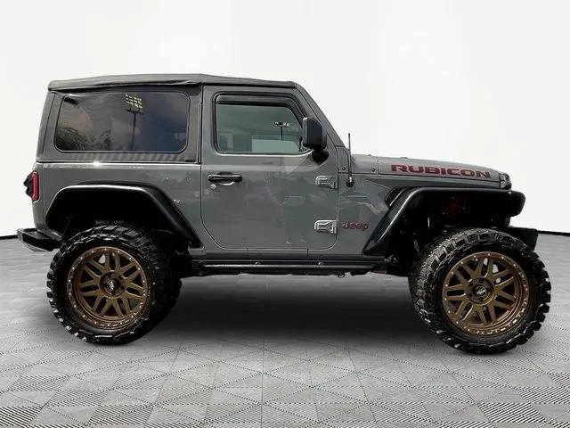 Jeep Wrangler photo 8