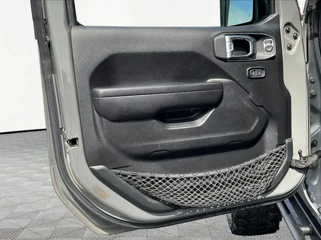 Jeep Wrangler photo 21