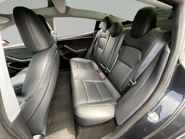 Tesla Model 3 photo 24