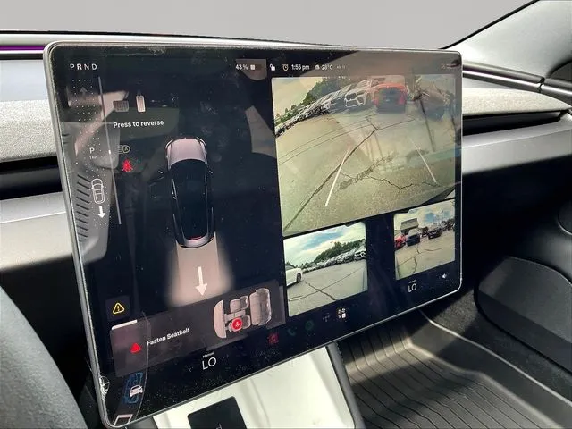 Tesla Model 3 photo 16